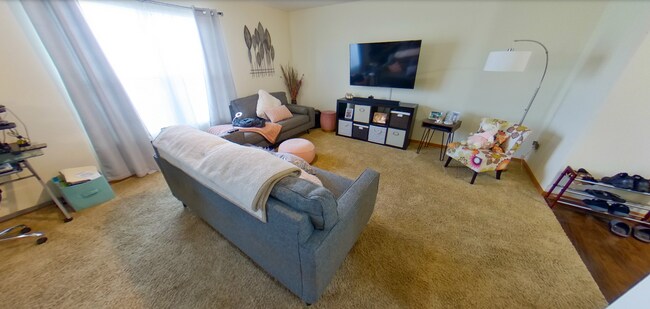 Building Photo - 3D Tour Available - Beautiful Town Home on...