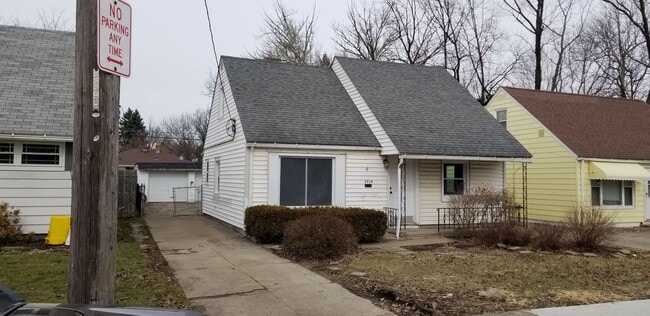 Building Photo - Old Brooklyn - 3 Bedroom Single Family Home