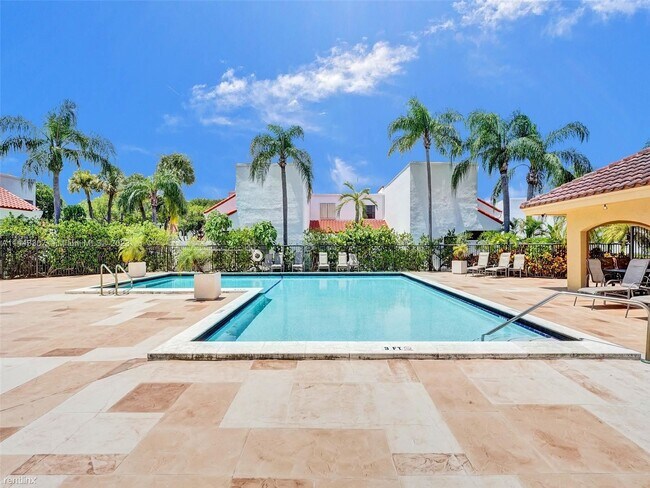 Building Photo - 2 br, 2.5 bath House - Mariner Village