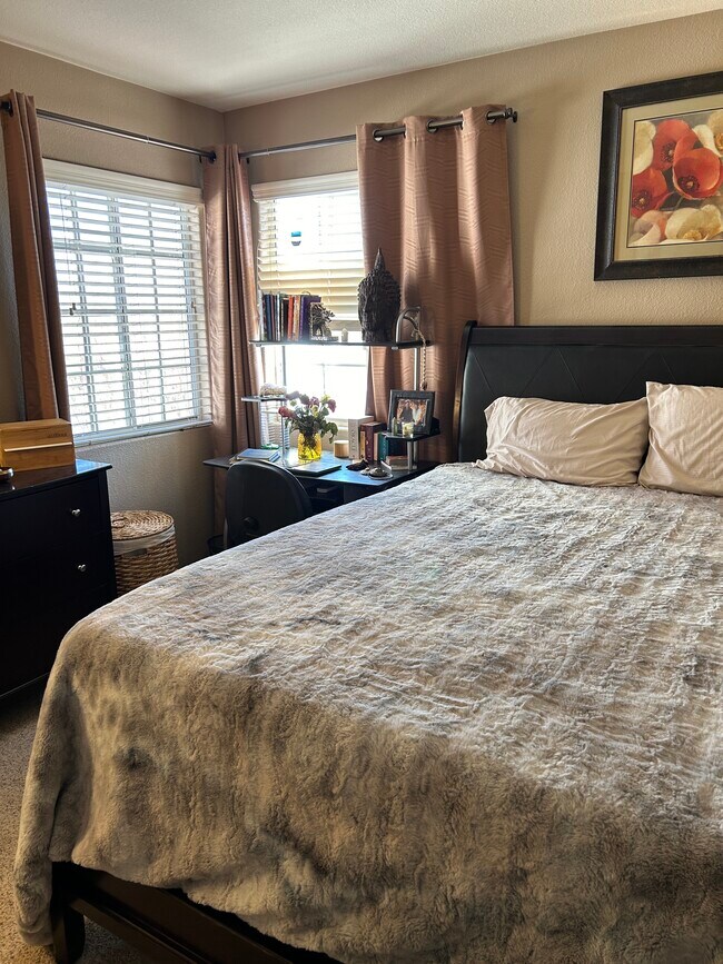 Foto del edificio - 1317 Olvera way