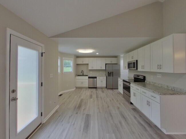 Building Photo - NOW AVAILABLE! -  3001 Idlewood Village Dr...