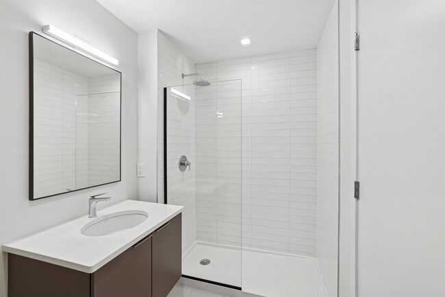 Building Photo - 179 Academy St