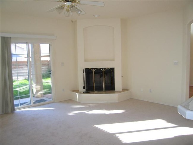 Building Photo - 7412 Tricia Rd NE