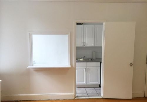 Foto del edificio - 130 E 50th St