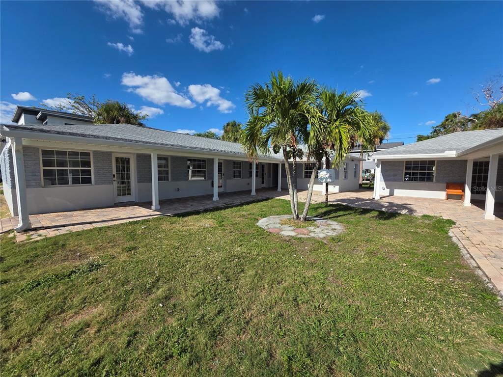 Foto principal - 14225 Palm St