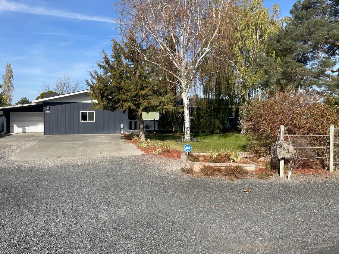 Foto principal - 1/2 Off First Full Months Rent w/ 12m Leas...