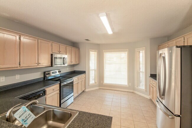 Foto del edificio - 1253 Greenwich Dr
