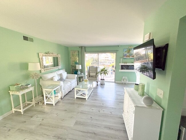 Building Photo - 291 Sequoia Ct