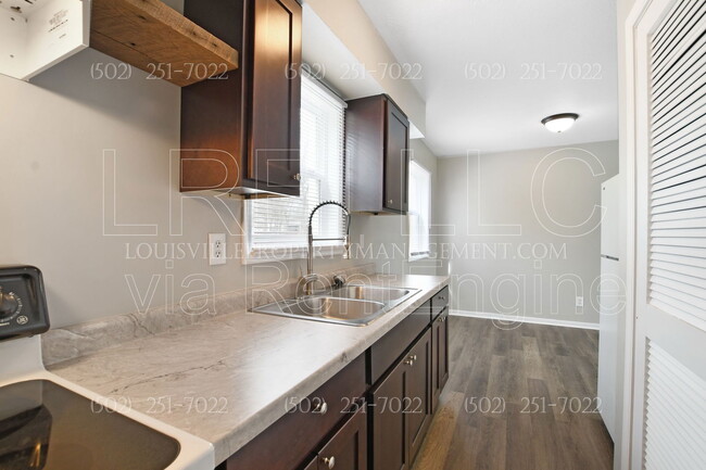 Foto del edificio - 12615 E Orell Rd