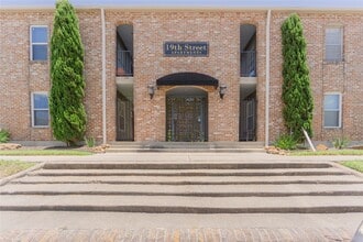 Building Photo - 600 19th St