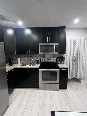Primary Photo - 7140 SW 22nd St