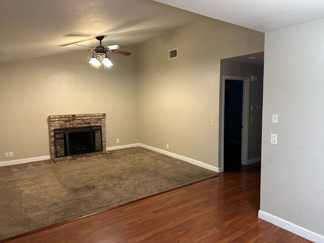 Foto del edificio - 539 Purdue Dr