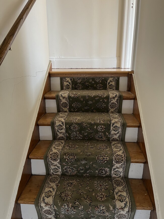 Building Photo - 6 Hannum St