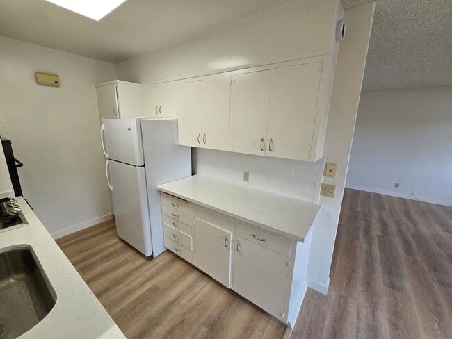 Building Photo - 3032 Meade Ave