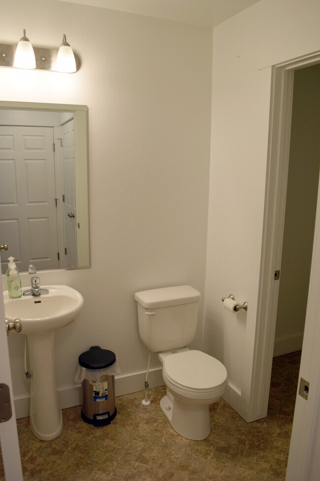Building Photo - 266 S 1150 W