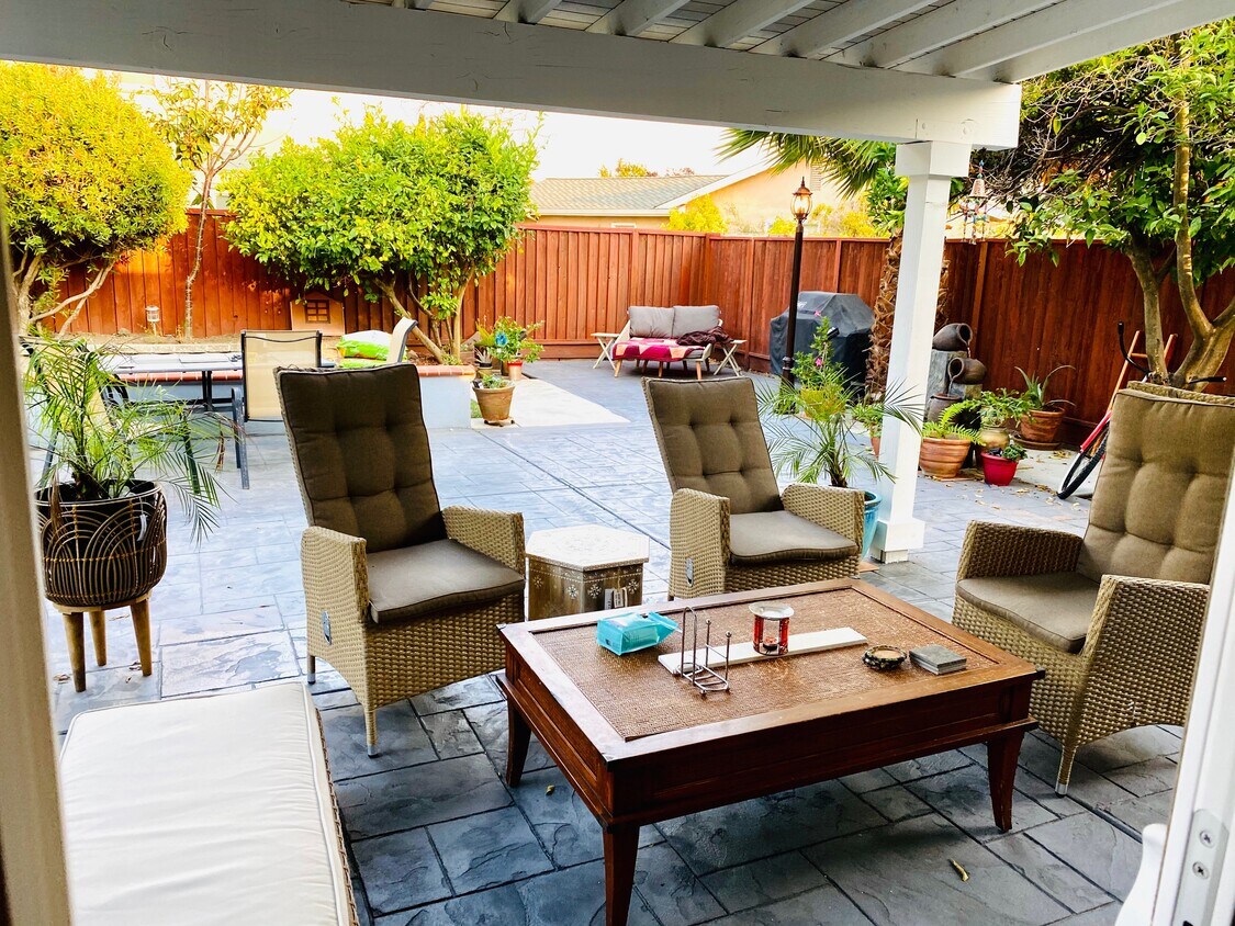 Foto del edificio - 4334 Othello Dr