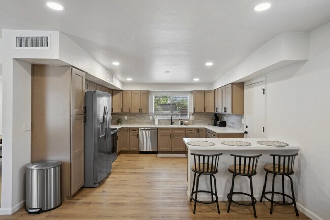 Foto del edificio - 4909 E Bermuda St