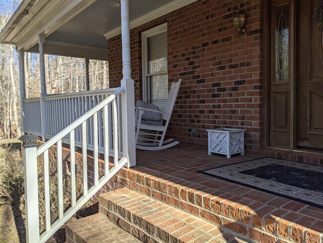 Building Photo - 3007 Umstead Rd