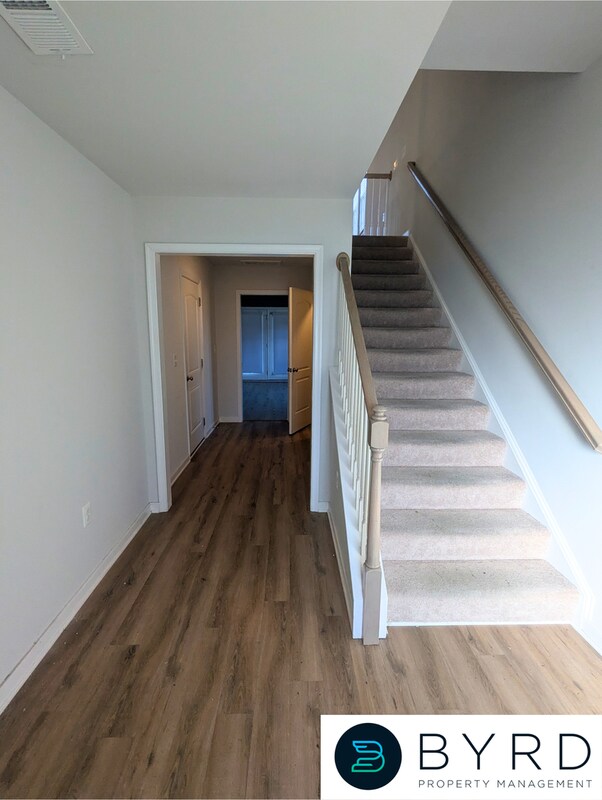 Foto del edificio - 1325 Claytor Ln