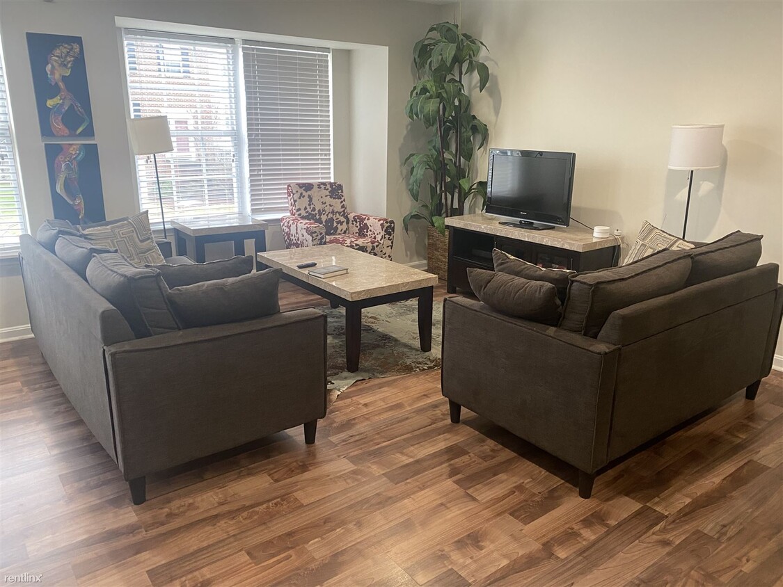 Primary Photo - 1 br, 1.5 bath Townhome - 2816 Berrywood L...