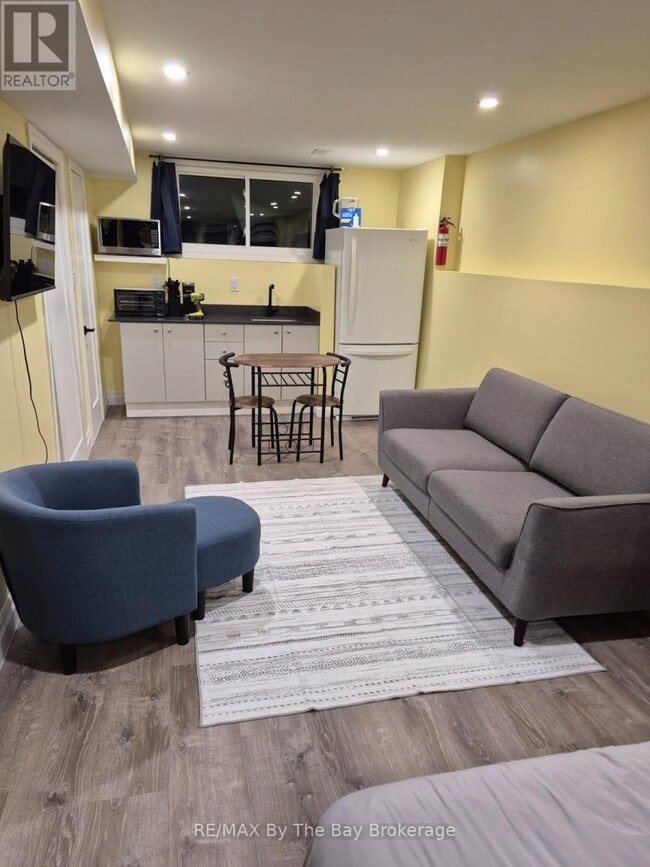 Building Photo - 7 Harbour Crescent