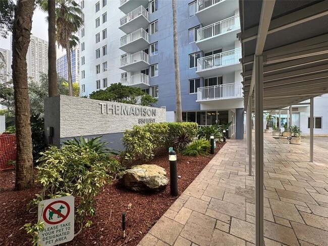Building Photo - 850 N Miami Ave