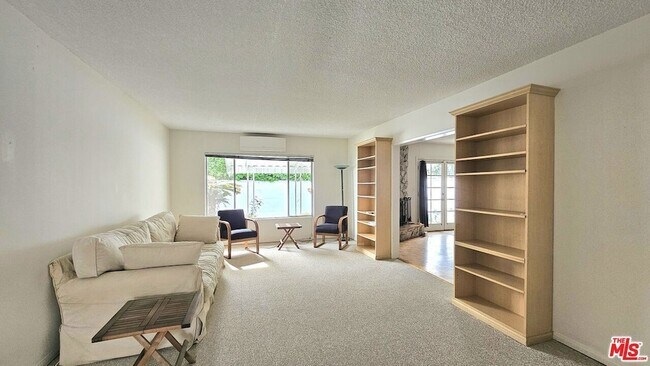 Foto del edificio - 4725 Purdue Ave