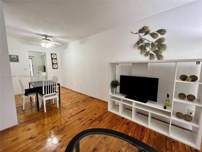 Foto del edificio - 644 Meridian Ave