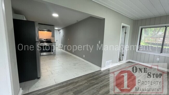 Building Photo - Beautiful 4 Bedroom 2 Bathroom Home in Kan...