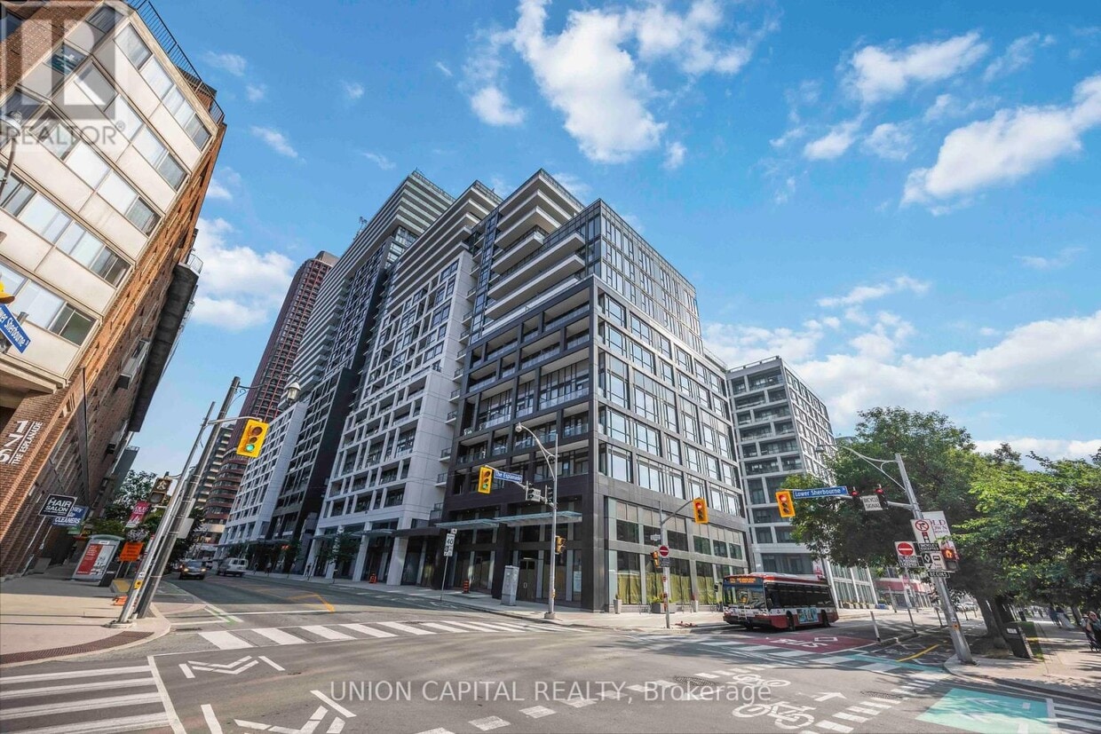 Primary Photo - 121-1121 Lower Sherbourne St