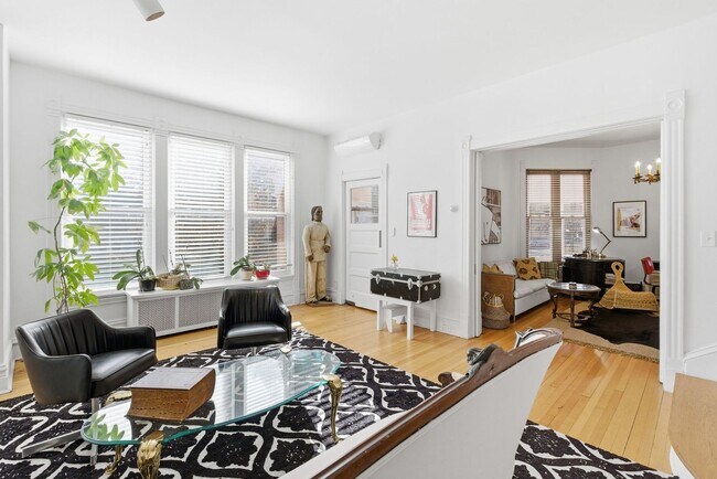 Foto del edificio - 2001 Orrington Ave