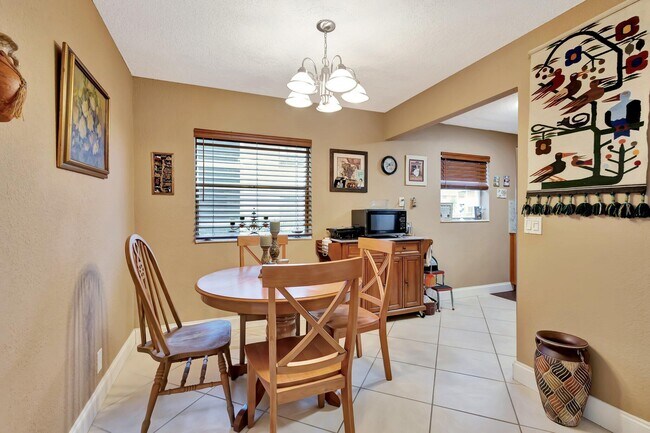 Building Photo - 637 Monaco Ct