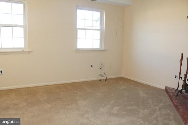 Foto del edificio - 214 Lexington Rd