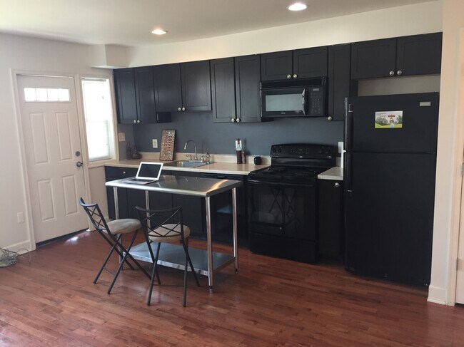 Foto del edificio - 853 19th Street Northeast