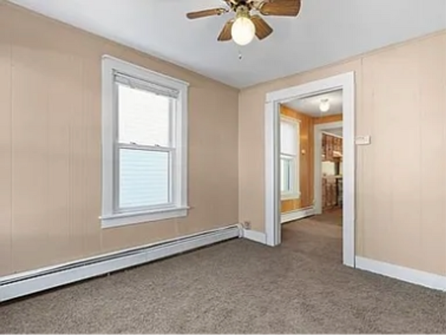 Building Photo - Cozy Milford Single Family – 3 Beds, Laundry, Parking!