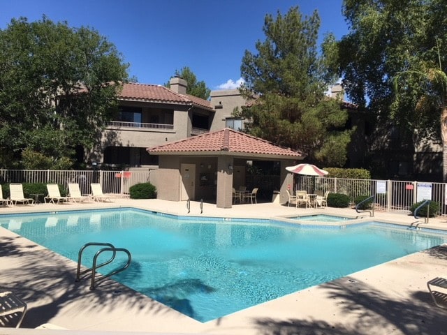 Pool - 15050 N Thompson Peak Pkwy (Scottsdale, AZ) Apartment
