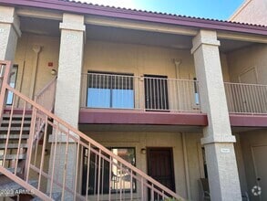 Building Photo - 1440 N Idaho Rd