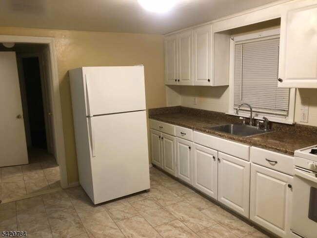 Foto del edificio - 300 Concord Ave