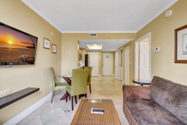 Foto del edificio - 2951 S Bayshore Dr