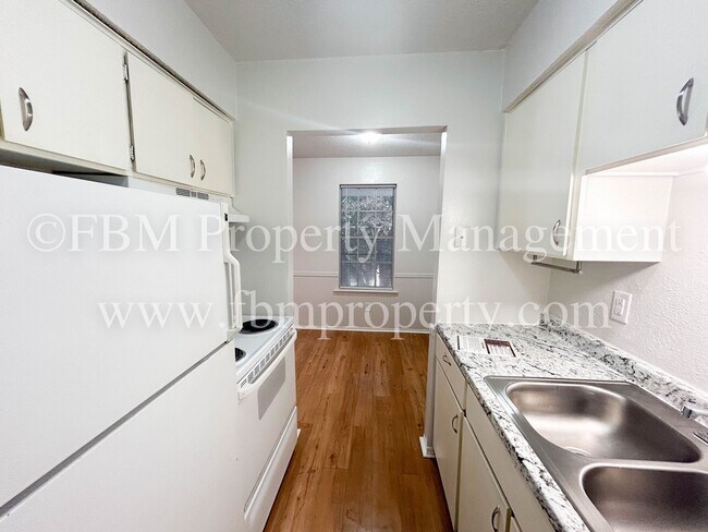 Foto del edificio - 1401 N Clay St