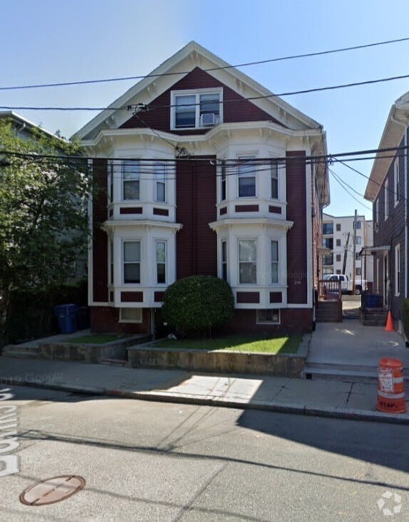 Building Photo - 224 Banks St