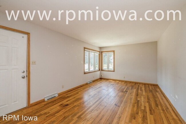 Building Photo - 3 br, 1 bath House - 730 33rd Street