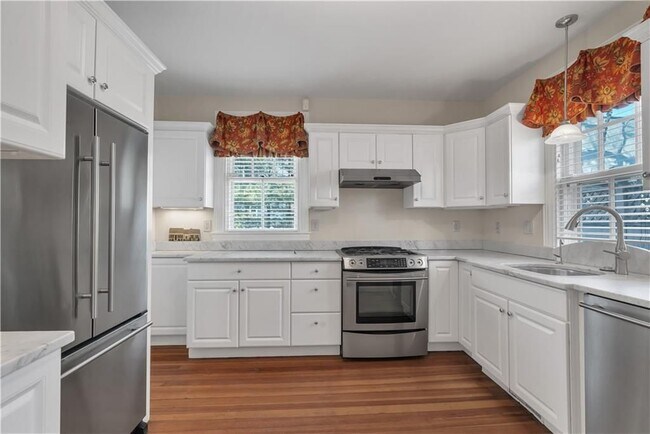 Foto del edificio - 98 Butler Ave