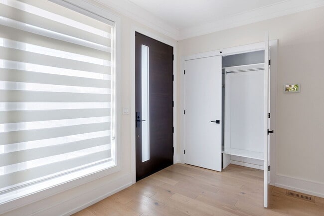 Photo du bâtiment - 54 Trueman Ave