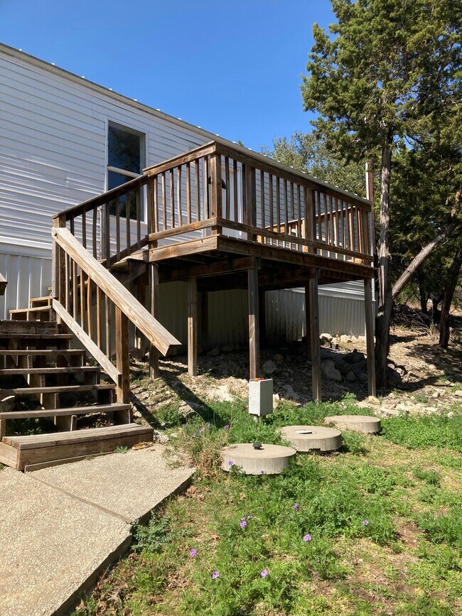 Foto del edificio - 385 Duck Mountain Ln