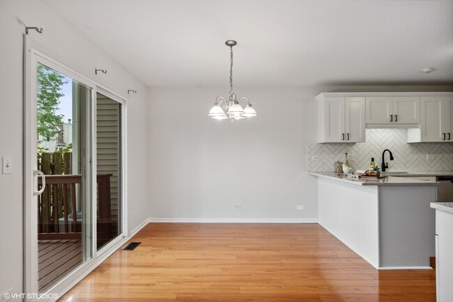 Building Photo - 2852 Alandale Cir