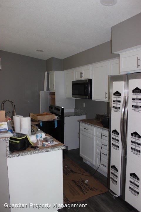 Building Photo - 13000 Valley Forge Ln N