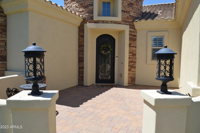 Building Photo - 2746 E Haymore Ct