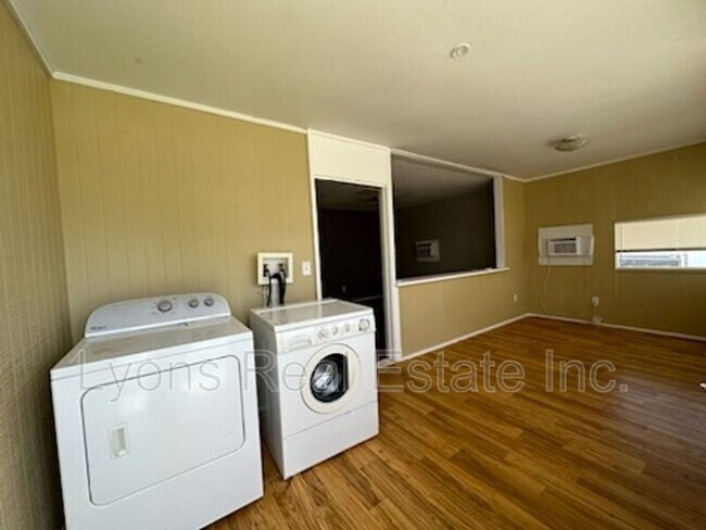 Foto del edificio - 17369 Dowling Dr