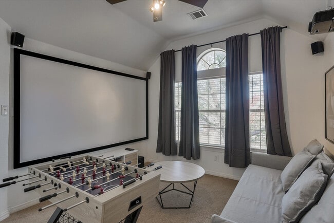 Building Photo - 516 Maywood Ln